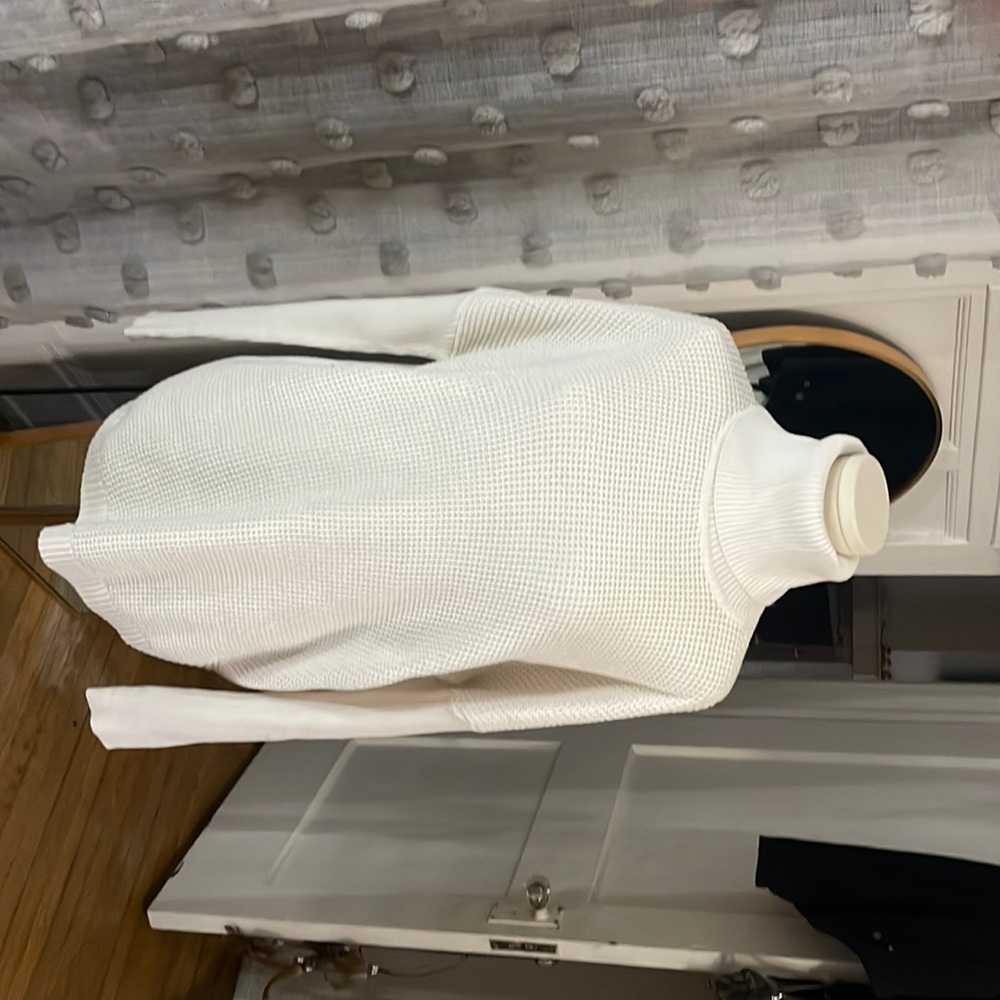 Michael Kors Waffle Knit Sweater, Size Large!